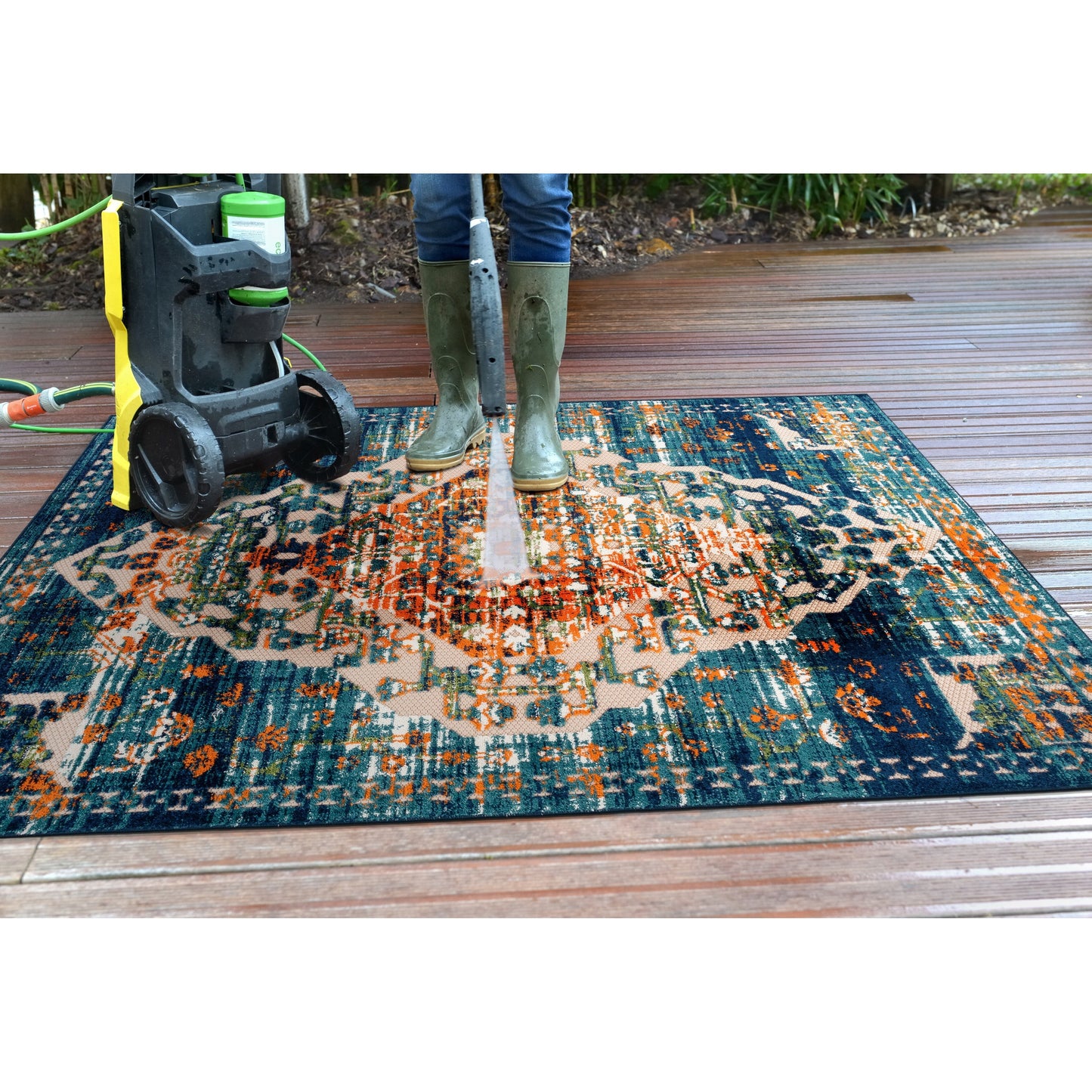 World Rug Gallery Distressed Traditional Indoor/Outdoor Area Rug