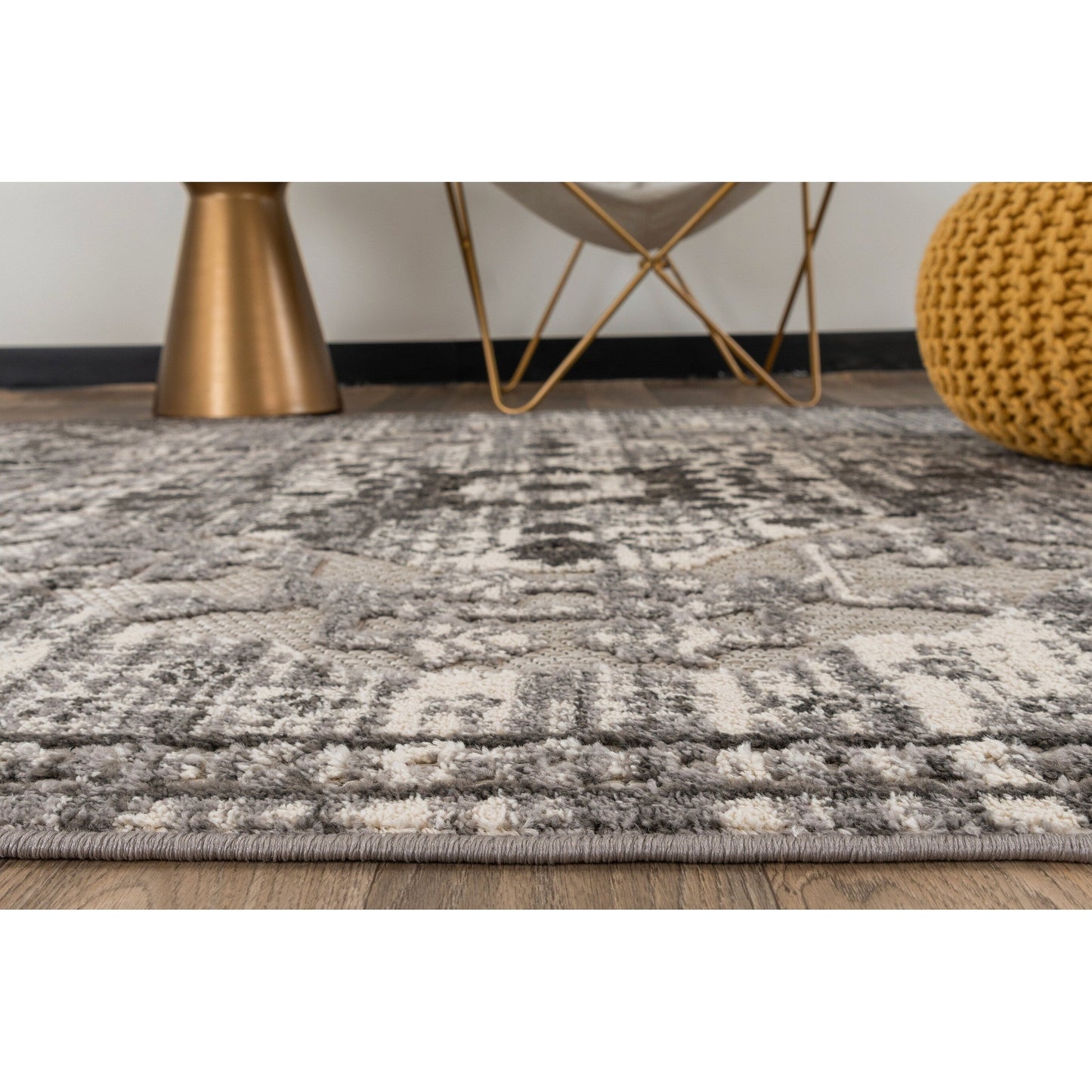 World Rug Gallery Distressed Traditional Indoor/Outdoor Area Rug