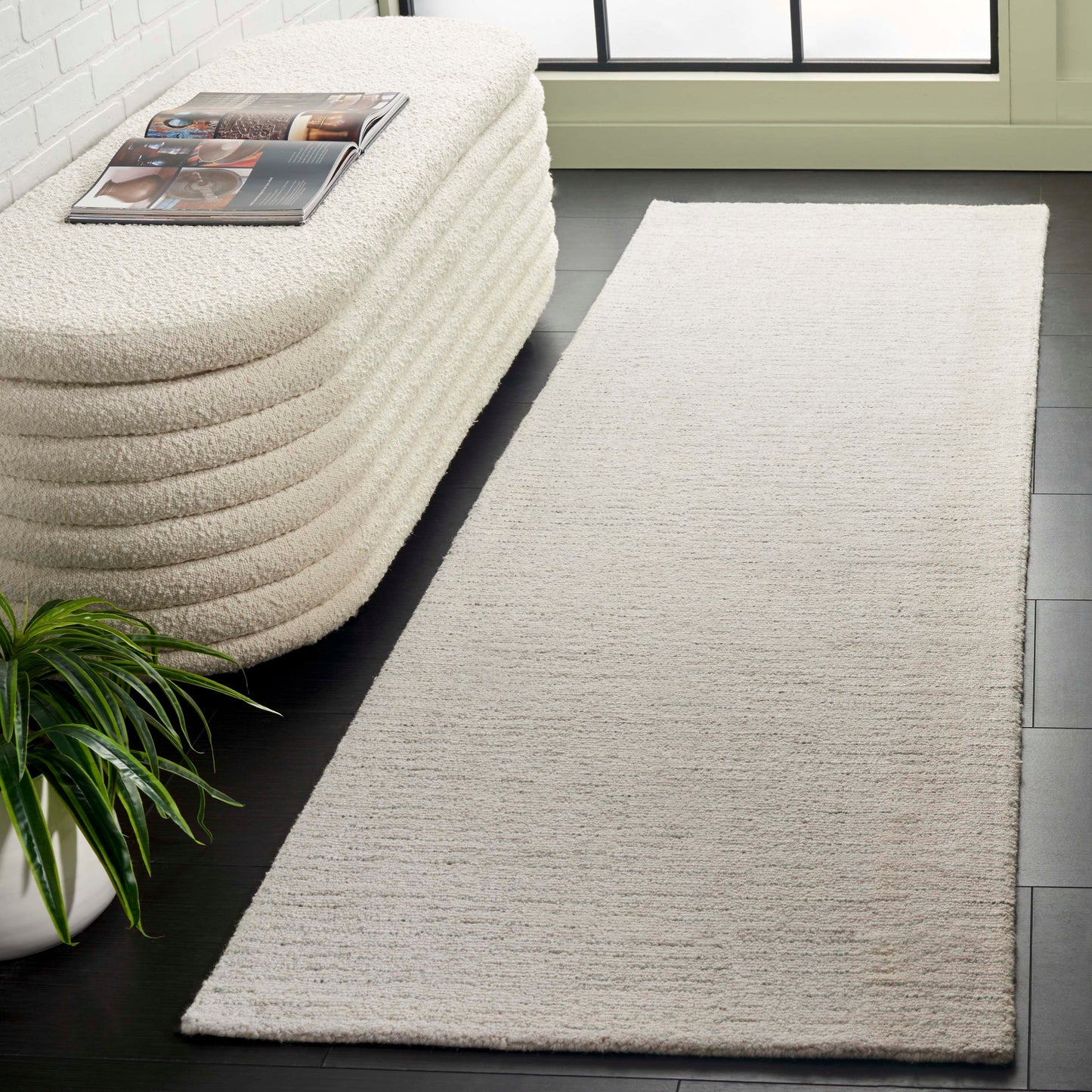 SAFAVIEH Handmade Abstract Asja Modern Wool Rug