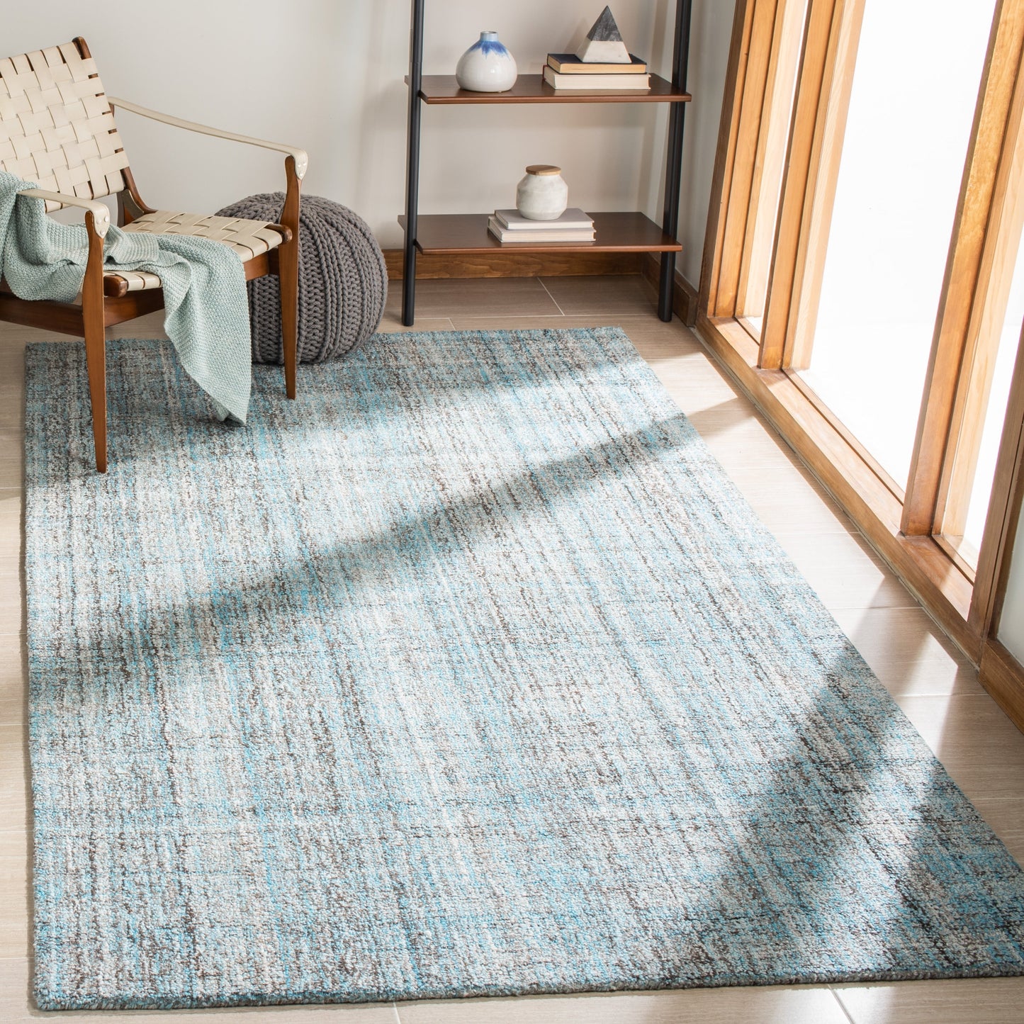 SAFAVIEH Handmade Abstract Coraly Modern Viscose Rug
