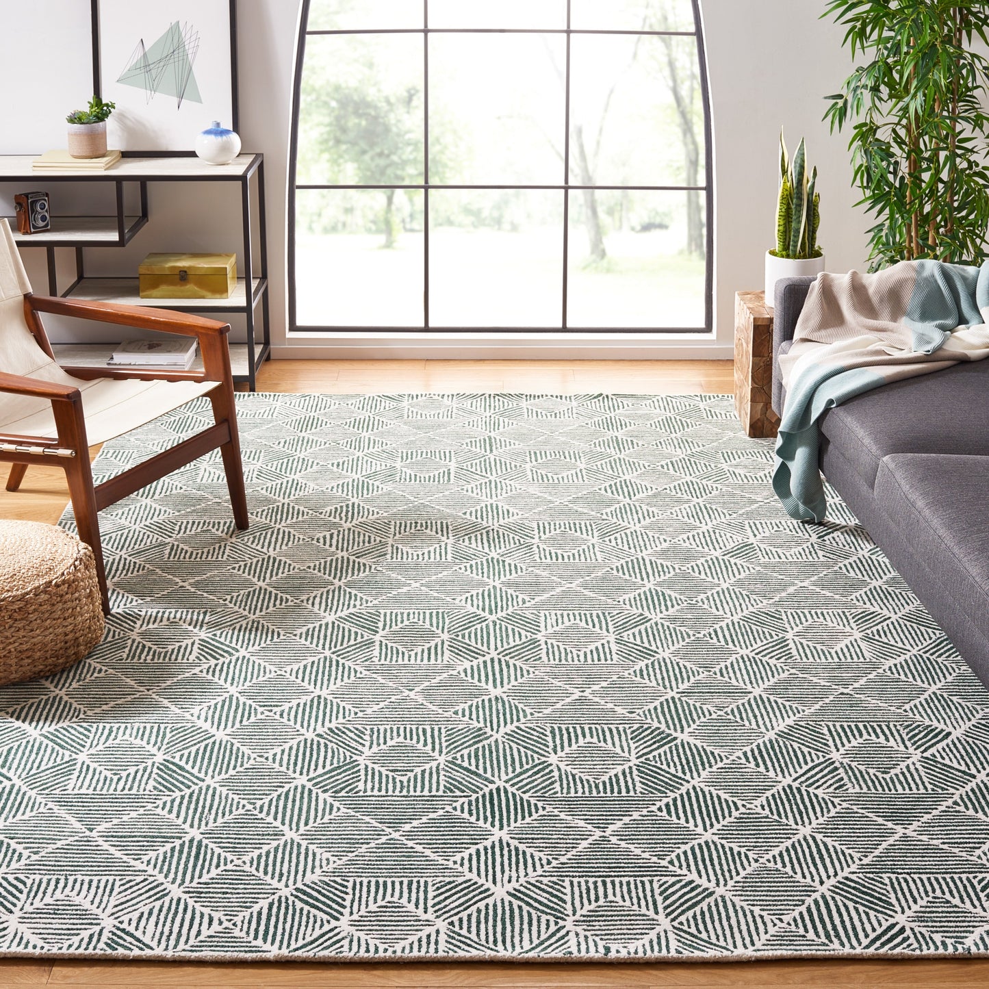 SAFAVIEH Handmade Abstract Harmanna Modern Wool Rug