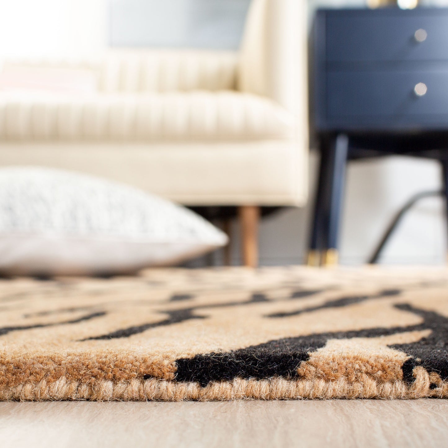 SAFAVIEH Handmade Soho Latoyia Tiger N.Z. Wool Rug