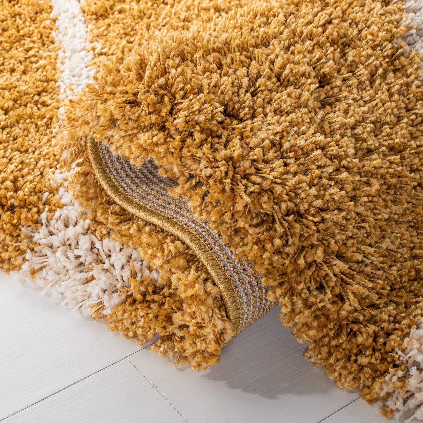 SAFAVIEH Hudson Shag Raili Diamond Trellis 2-inch Thick Rug