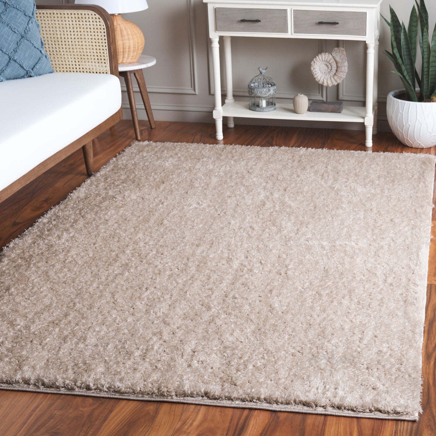 SAFAVIEH Lindsay Shag Luann Contemporary Rug