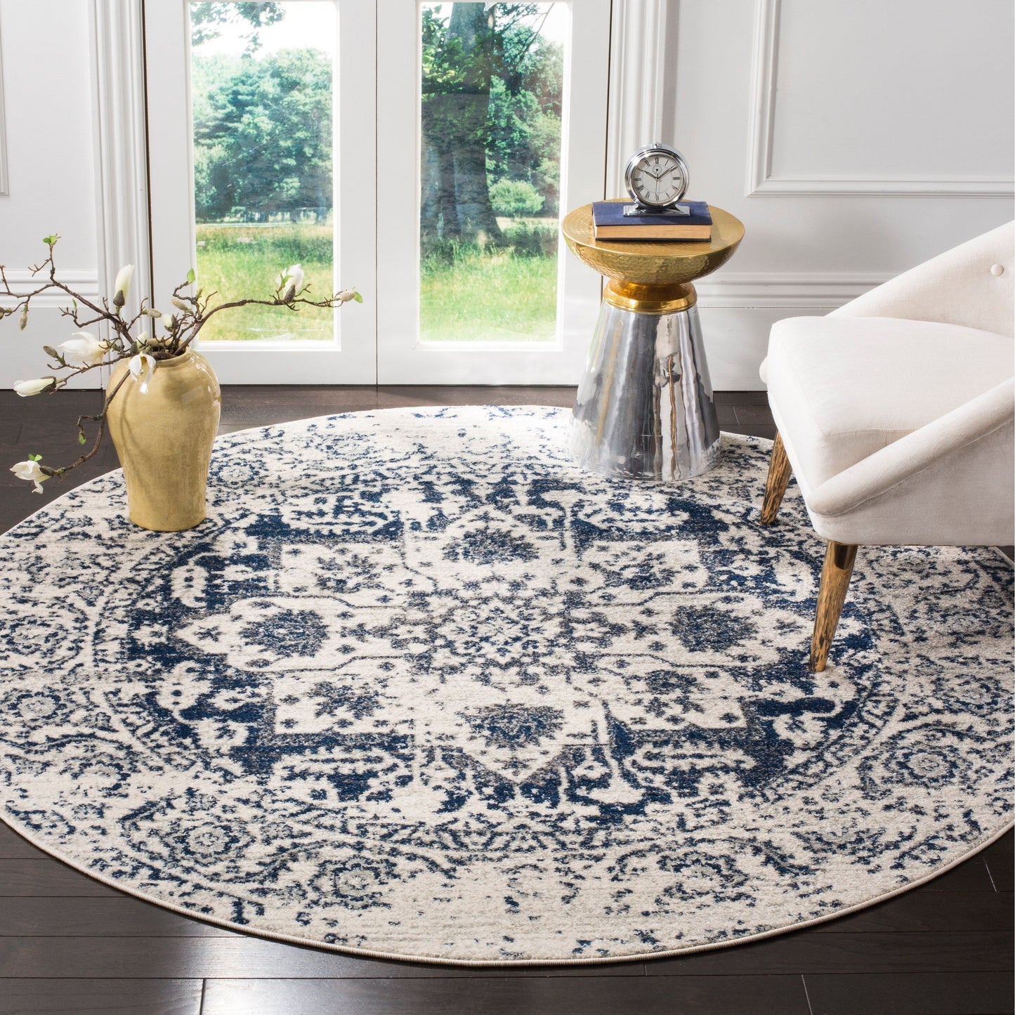 SAFAVIEH Madison Delois Medallion Rustic Farmhouse Distressed Rug