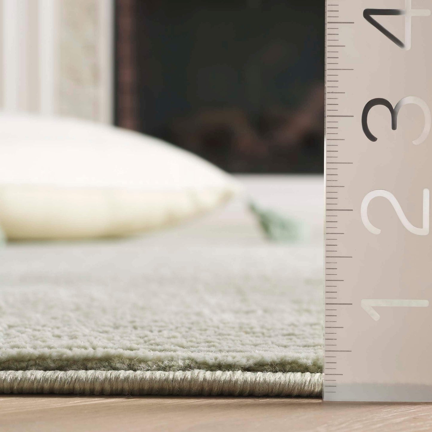 SAFAVIEH Revive Avie Solid Rug