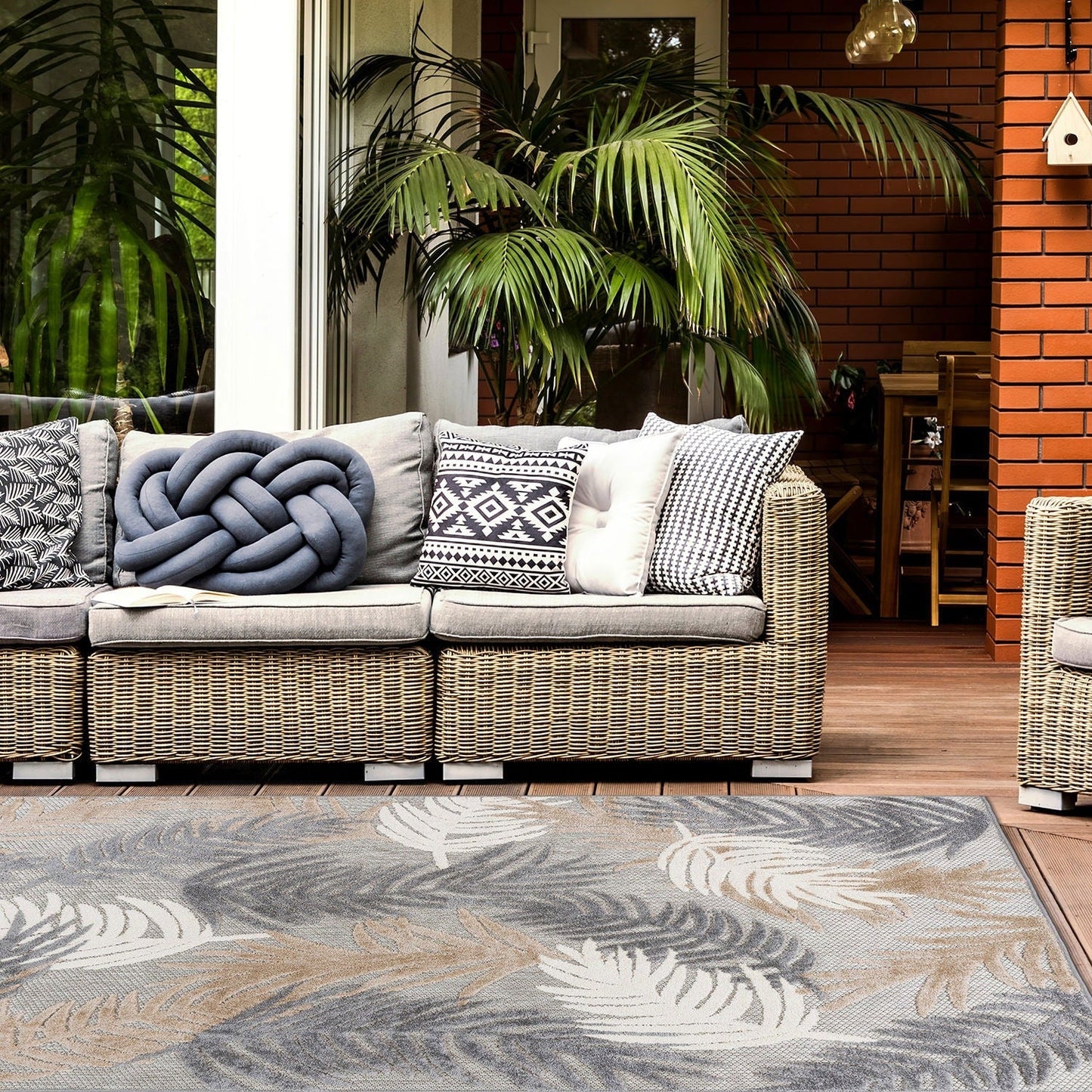World Rug Gallery Tropical Floral Modern Indoor/Outdoor Area Rug