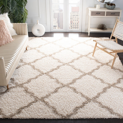 SAFAVIEH Dallas Shag Darina Trellis 1.5-inch Thick Rug