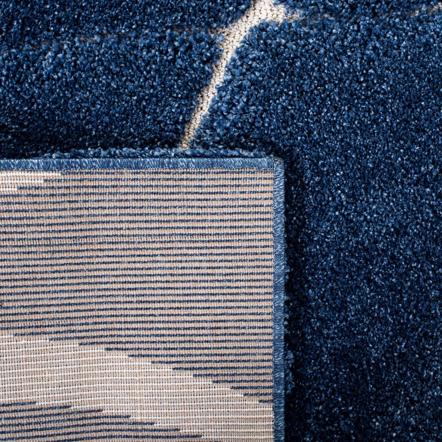 SAFAVIEH Florida Shag Staka Abstract Waves 1.2-inch Area Rug