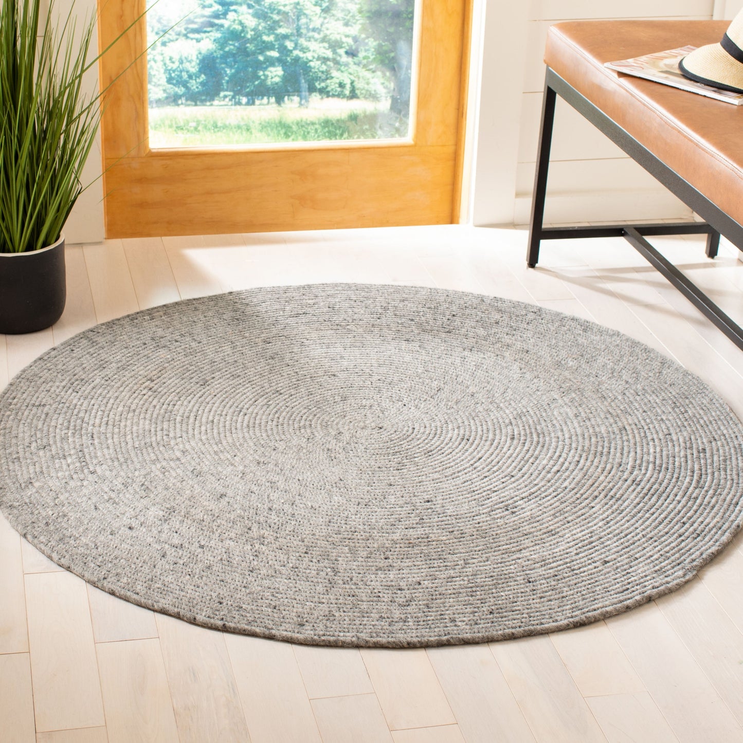 SAFAVIEH Handmade Braided Hande Country Wool Rug