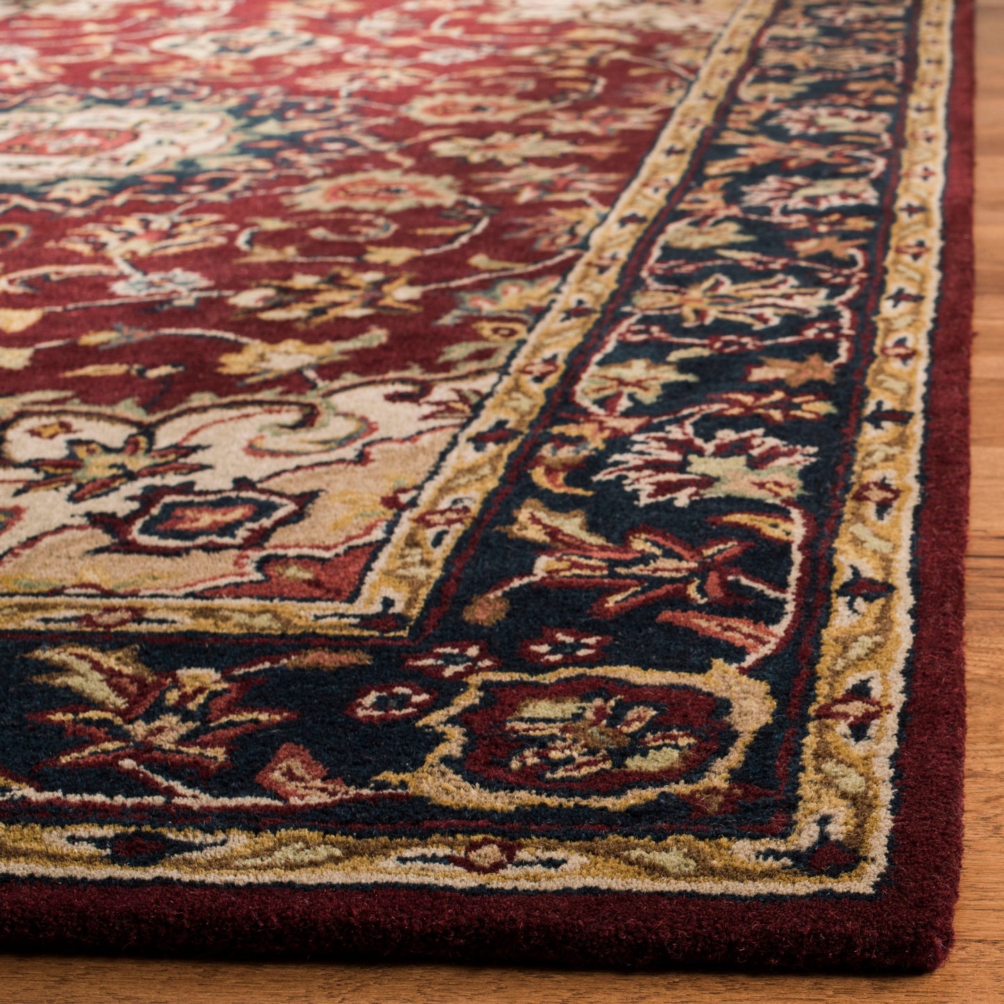 SAFAVIEH Handmade Classic Gordana Traditional Oriental Wool Rug