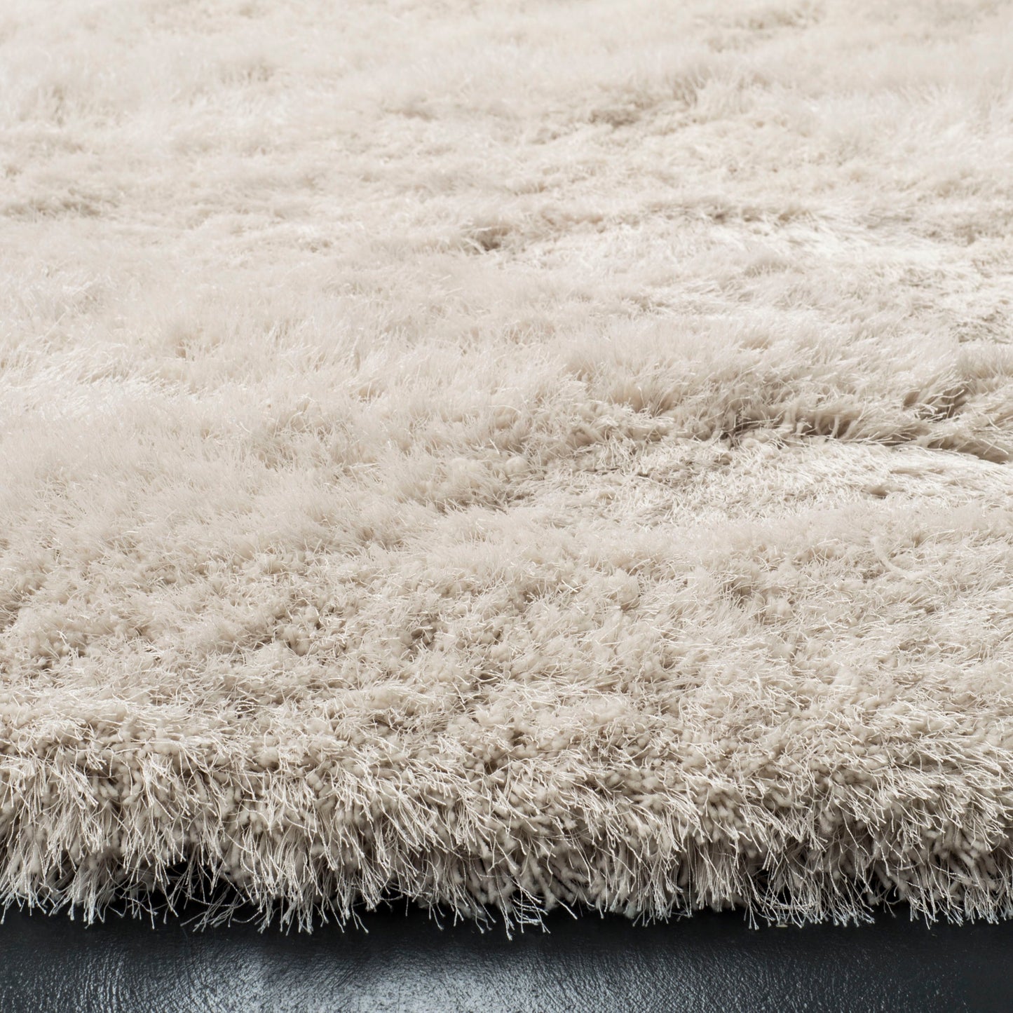 SAFAVIEH Handmade Fiona Shag Djenka 3-inch Thick Rug