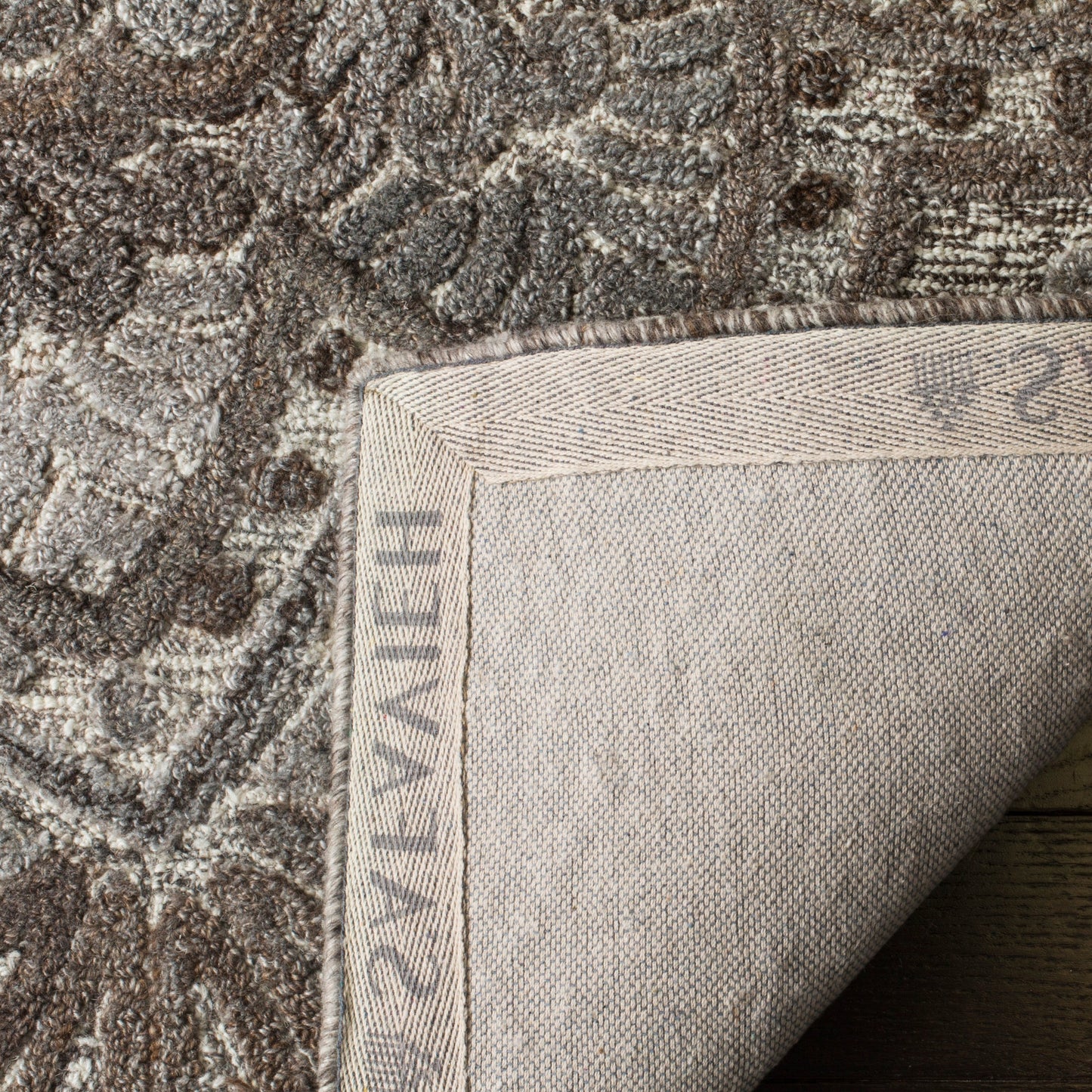 SAFAVIEH Handmade Marquee Carlijn Modern Medallion Wool Rug