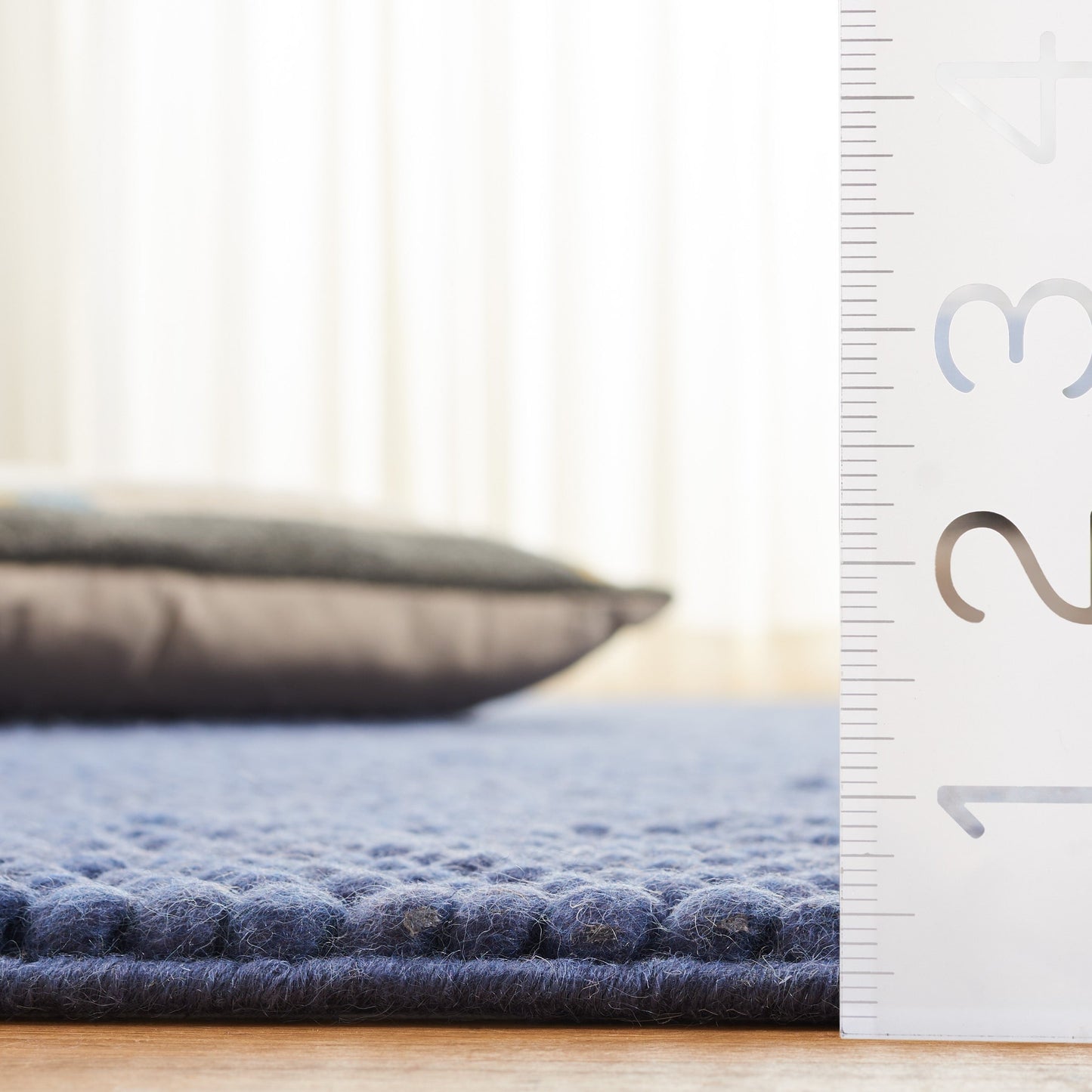 SAFAVIEH Handmade Natura Gonnie Wool Rug