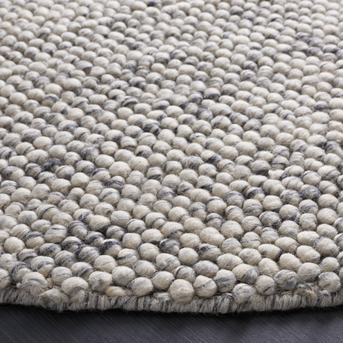 SAFAVIEH Handmade Natura Gonnie Wool Rug
