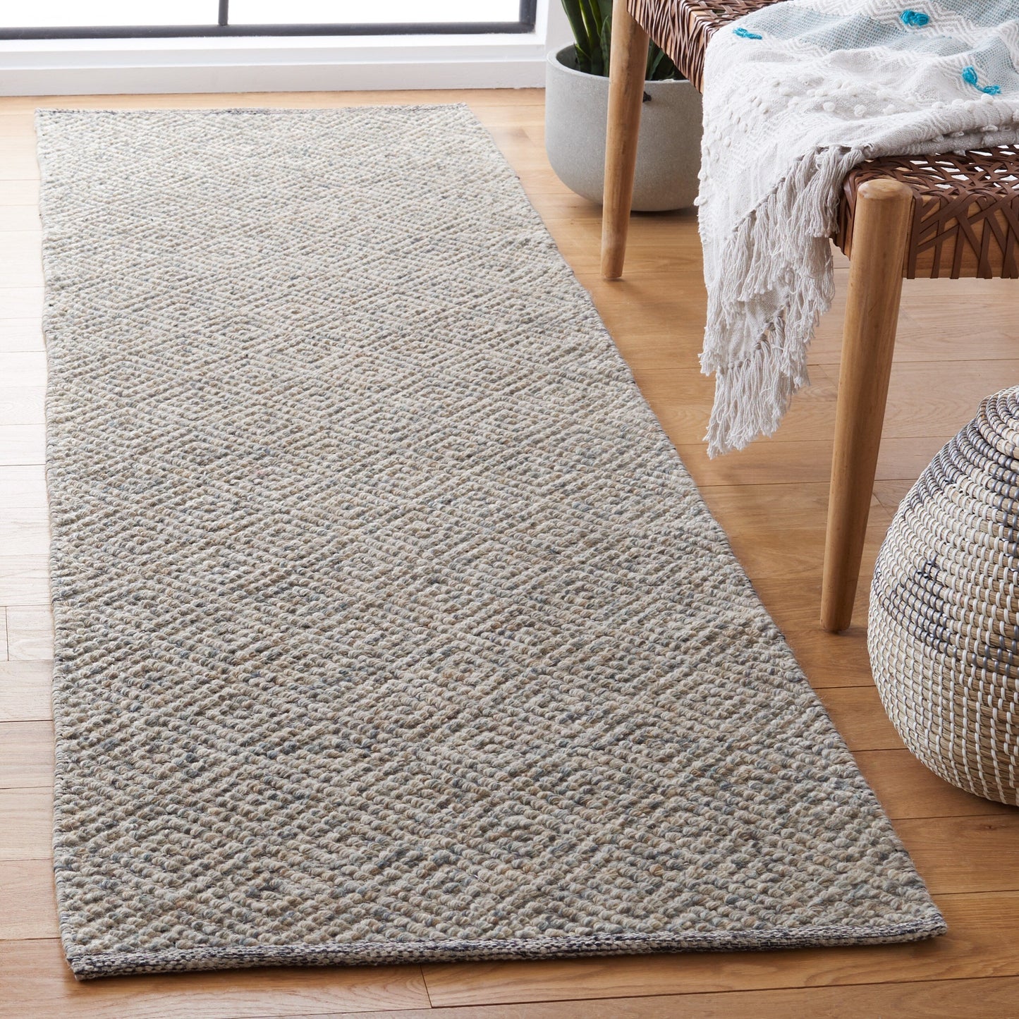 SAFAVIEH Handmade Natura Palmerina Wool Area Rug