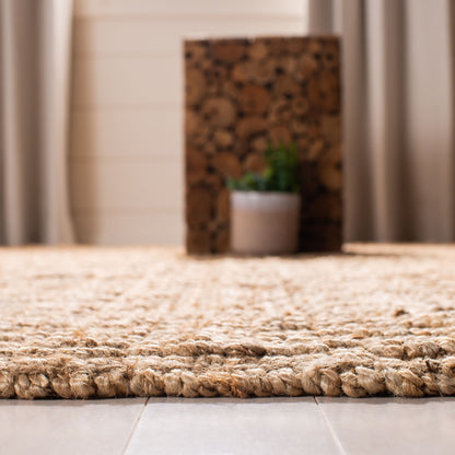 SAFAVIEH Handmade Natural Fiber Nihada Casual Solid Jute Rug