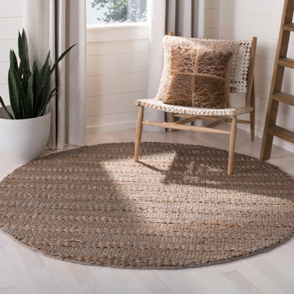 SAFAVIEH Handmade Natural Fiber Zaniyah Jute Rug