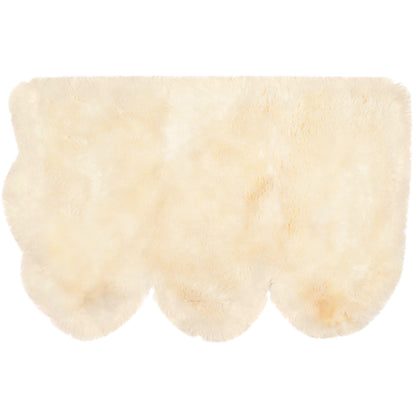 SAFAVIEH Handmade Sheepskin Brittnie Genuine Pelt Rug