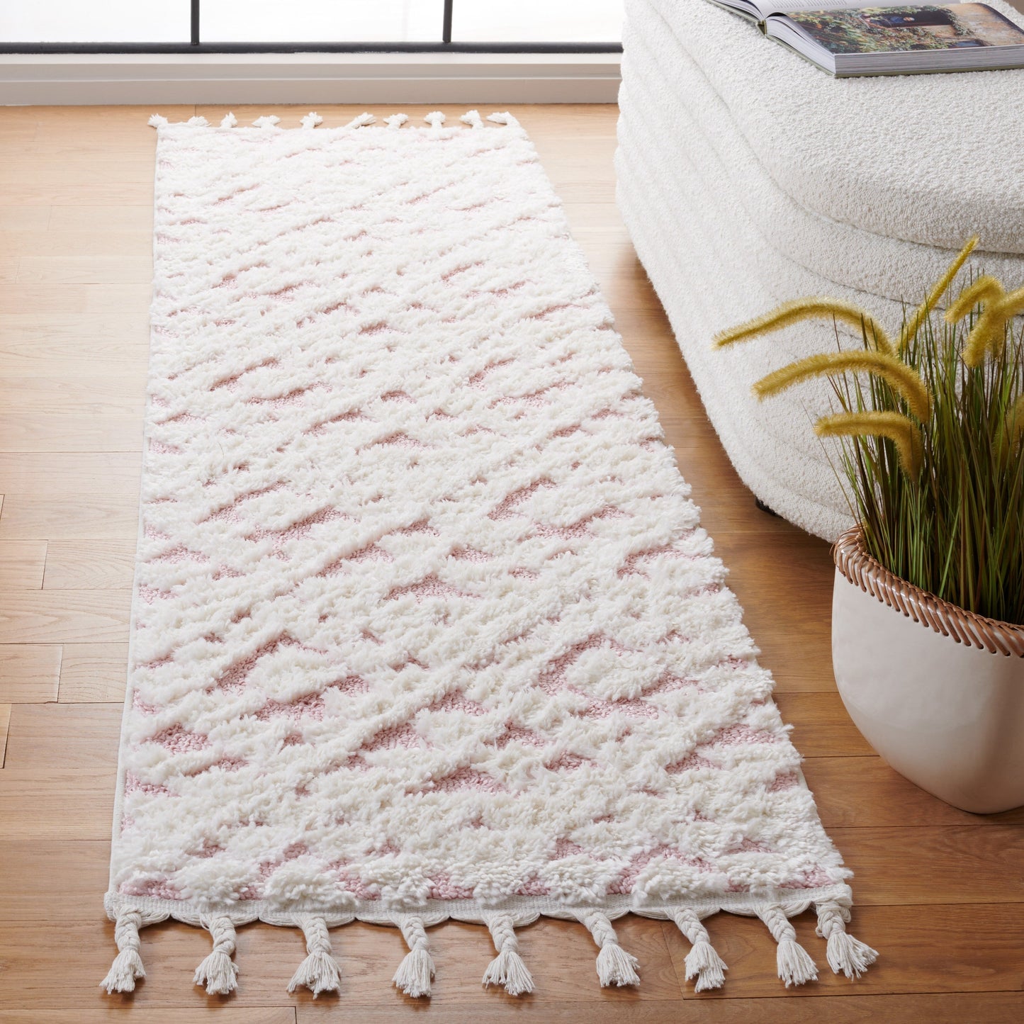 SAFAVIEH Moroccan Tassel Shag Delores 2-inch Thick Rug