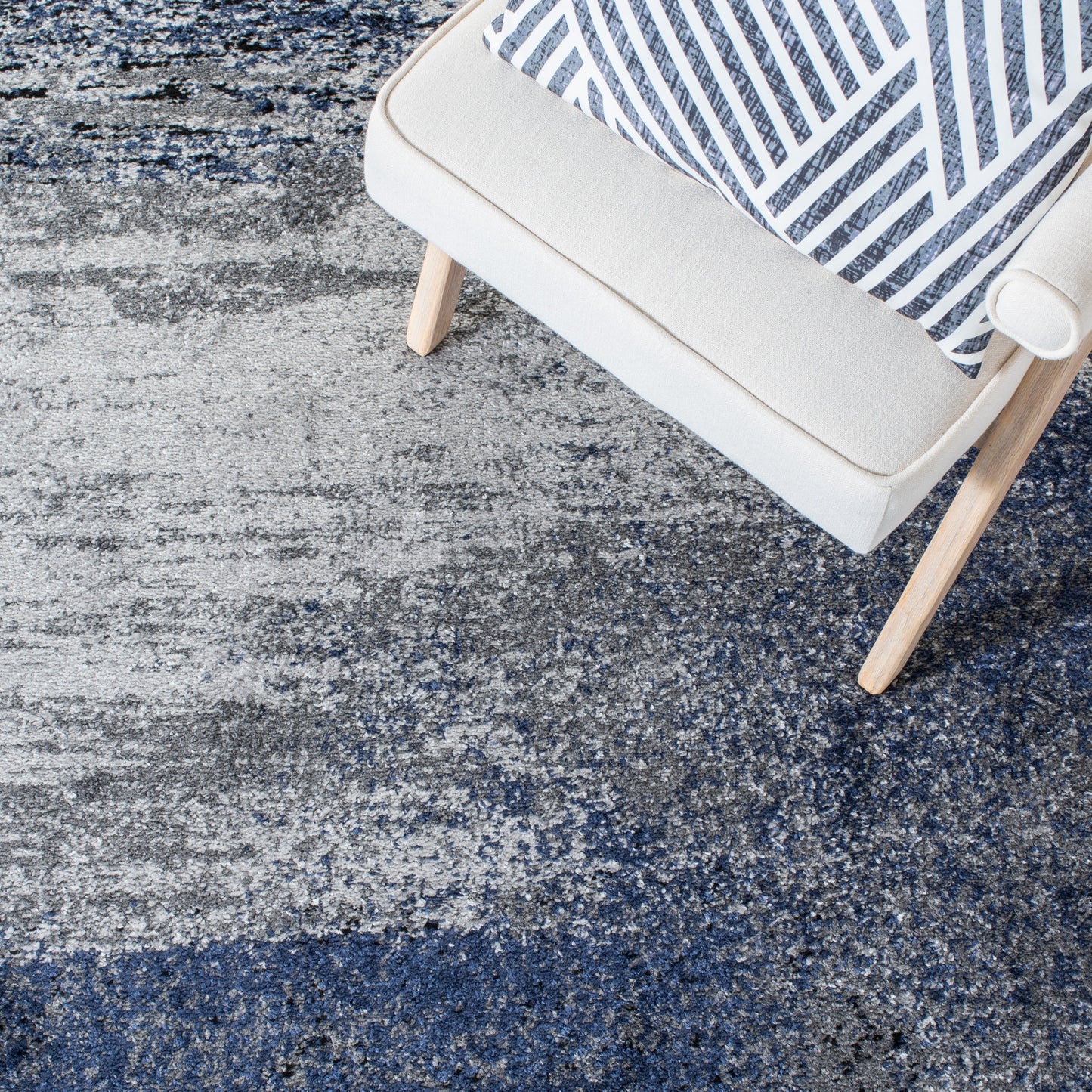 SAFAVIEH, Adirondack Allegonda Modern Abstract Rug