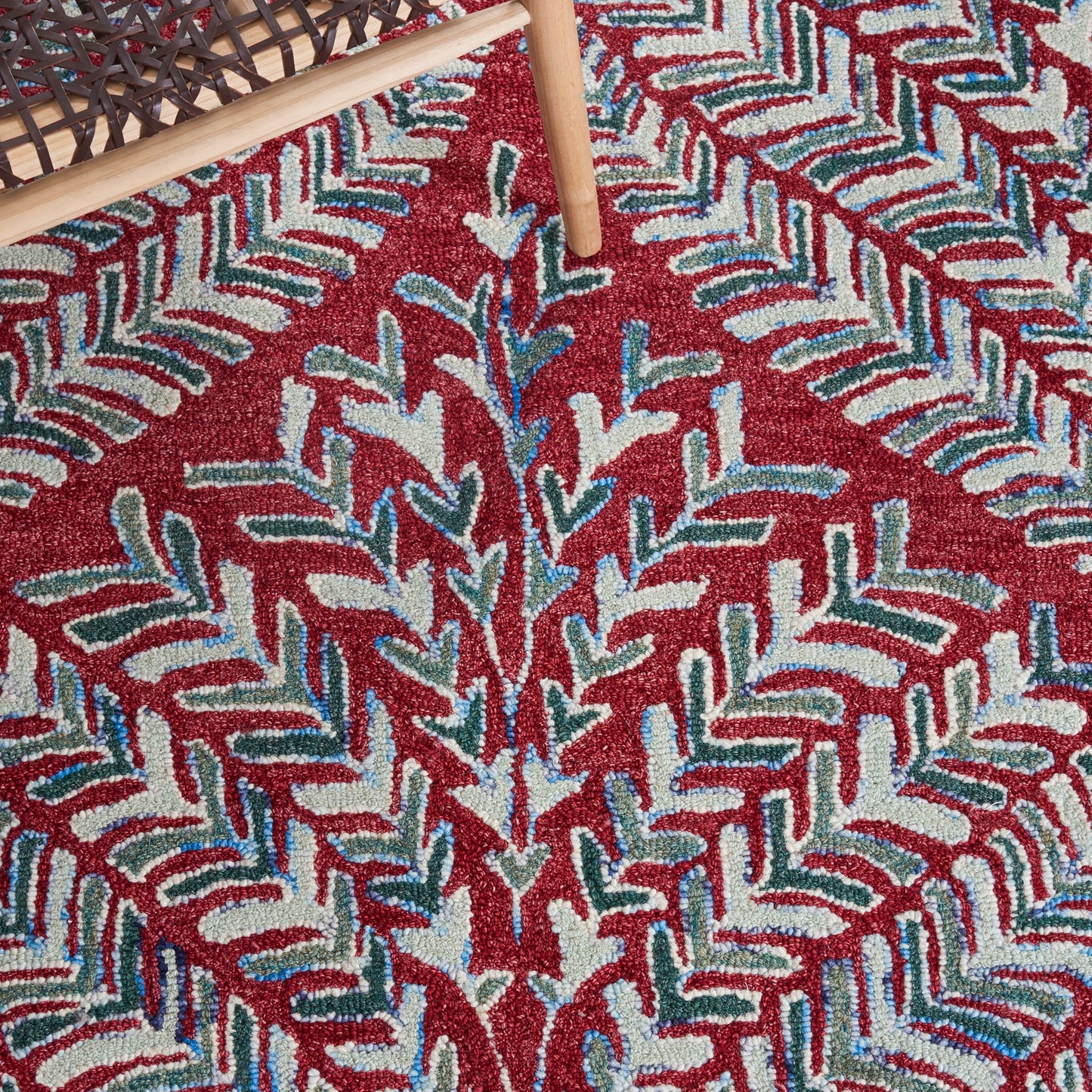 SAFAVIEH Handmade Capri Kert Wool Rug