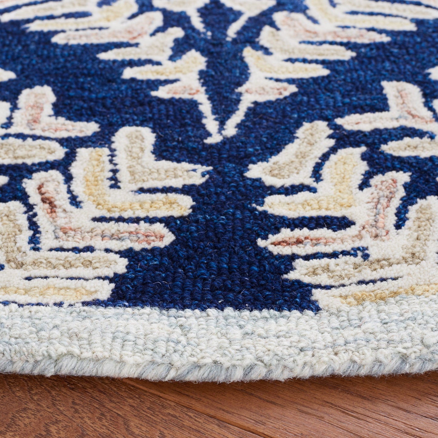 SAFAVIEH Handmade Capri Kert Wool Rug