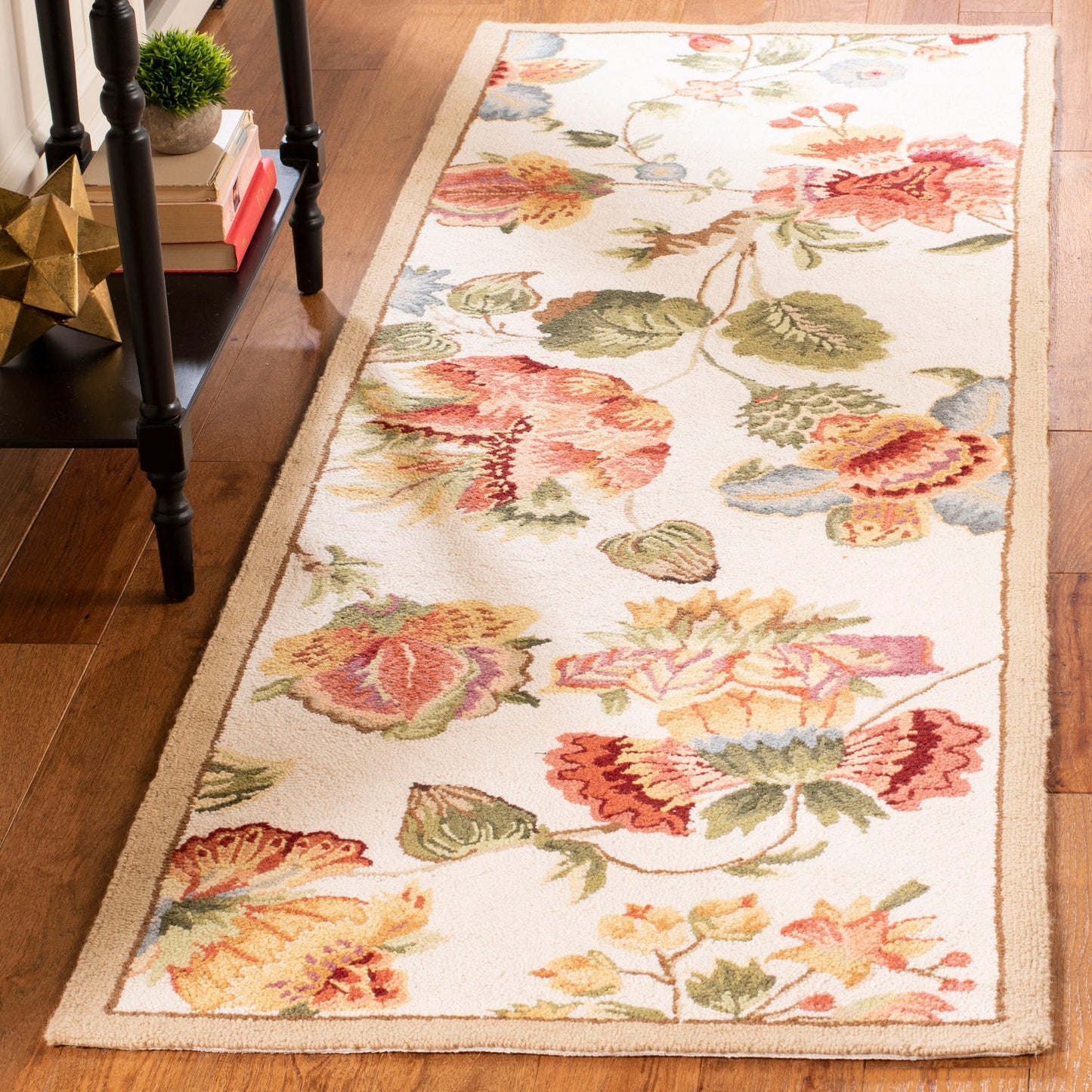 SAFAVIEH, Handmade Chelsea Jurendine French Country Floral Wool Rug