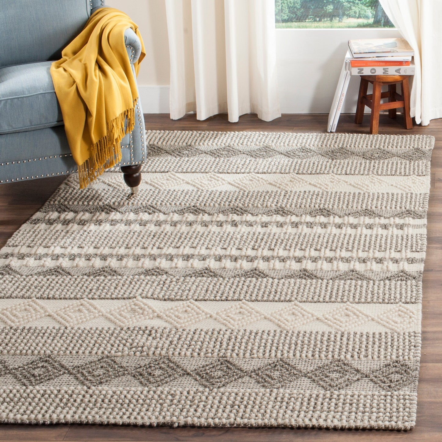 SAFAVIEH, Handmade Natura Paladia Wool Rug
