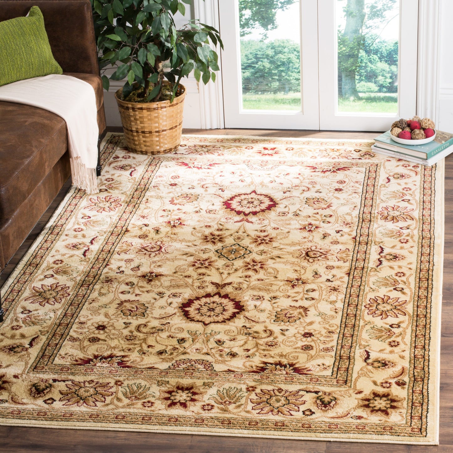 SAFAVIEH, Lyndhurst Marsha Traditional Area Rug