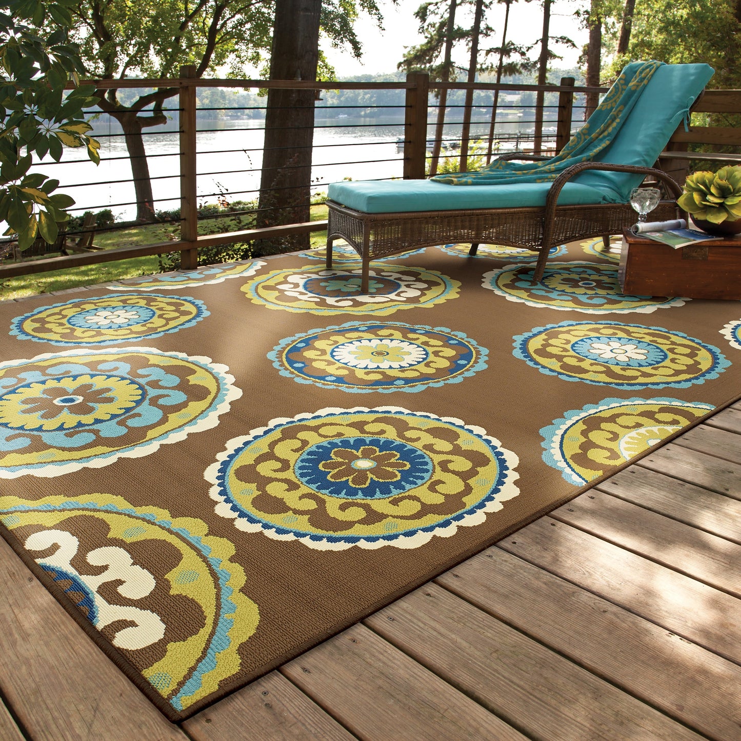 Vista Home Catalina Floral Medallions Indoor/ Outdoor Area Rug--