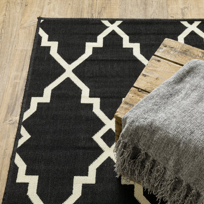 Vista Home Malta Lattice Black/ Off-White Indoor Outdoor Area Rug.