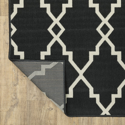 Vista Home Malta Lattice Black/ Off-White Indoor Outdoor Area Rug.