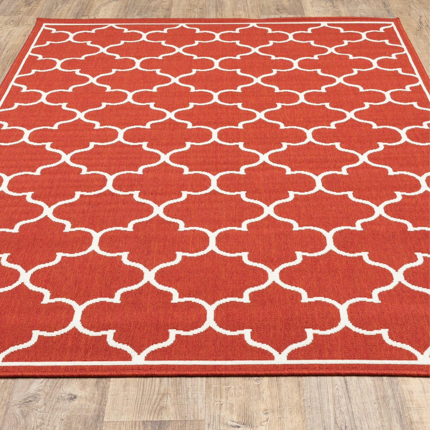 Vista Home Martinique Off-White/Brick Red Lattice Indoor/Outdoor Rug.